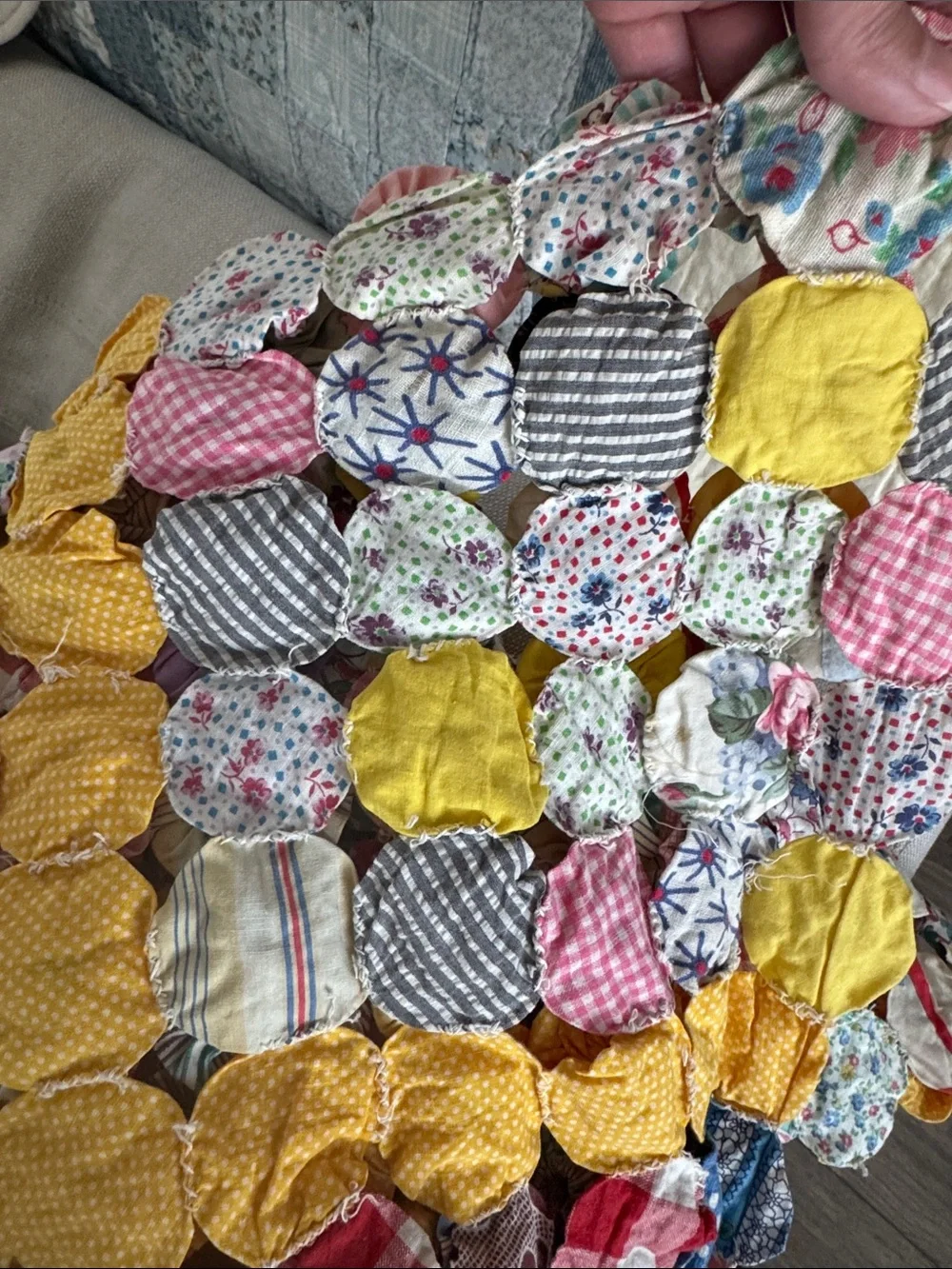 Vintage Handmade YoYo Quilt